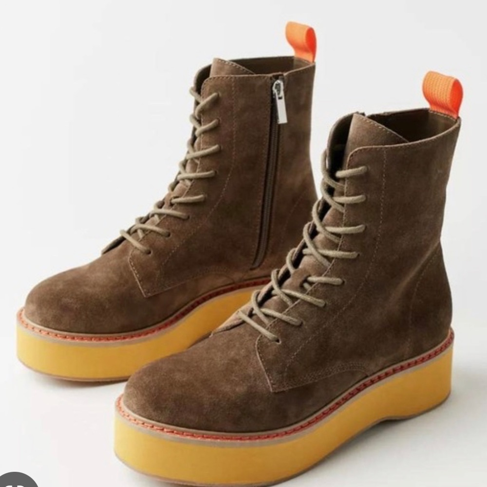 Urban Outfitters Gemma Platform Suede Boots Perfect Condition